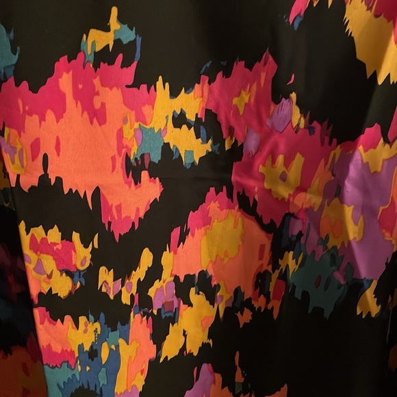 Jane Chic Designs Plus Size Sublimation Blouse - Picture 5 of 6